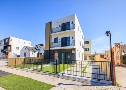 2426 S West View Street - Photo 1