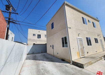 1535 W 80th Street - Photo 1