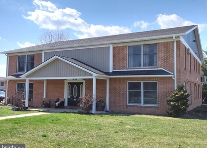 235 S Ridge Avenue - Photo 1