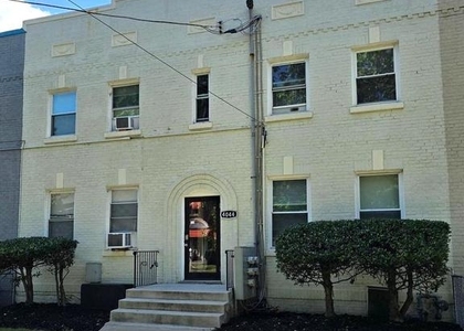 4044 7th Street Ne - Photo 1