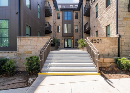 4501 Jackson Ave - Photo 1