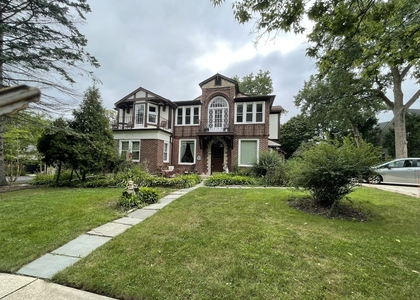 1155 N Saint Johns Avenue - Photo 1
