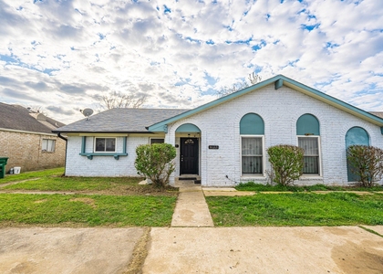 8124 Beech Cove Lane - Photo 1