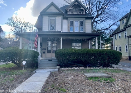 1528 Wyoming Avenue - Photo 1