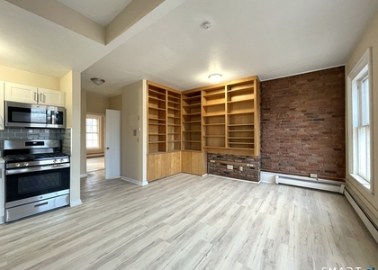 32 Trumbull Street - Photo 1