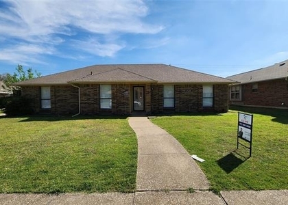 1526 Silverleaf Drive - Photo 1