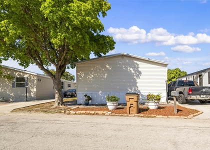 4905 Ne 2nd Way - Photo 1