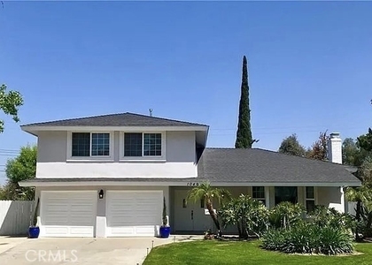 1049 Evergreen Court - Photo 1
