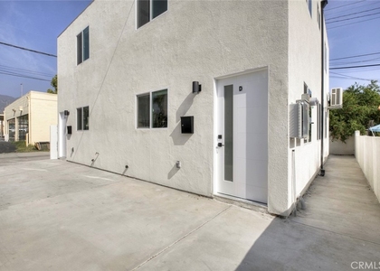 1070 Allen - Photo 1