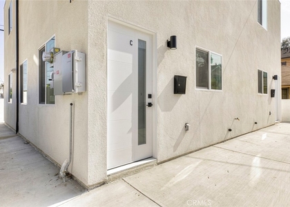1070 Allen Avenue - Photo 1