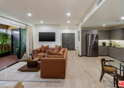 118 N Orlando Avenue - Photo 1