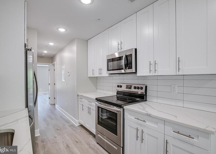 2015 N College Avenue - Photo 1
