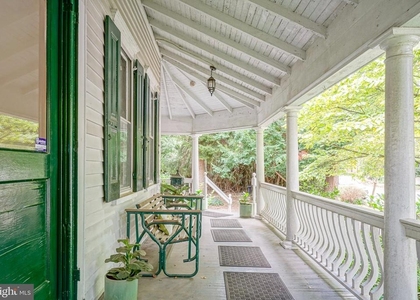 315 Chestnut Street - Photo 1
