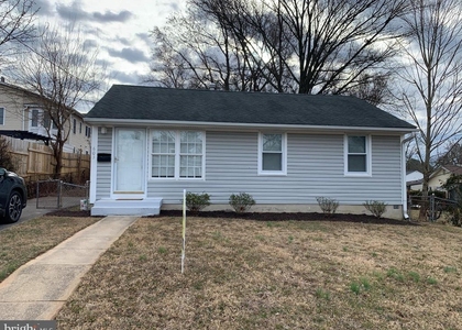 603 Pinewood Road - Photo 1