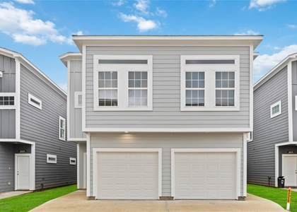 18831 Luminescent Lane - Photo 1