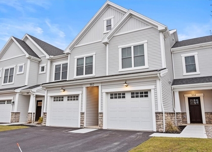 1155 Marina Parkway - Photo 1