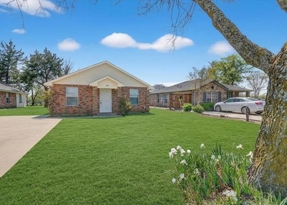 509 W Cedar Street - Photo 1
