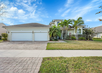 211 Nw Pleasant Grove Way - Photo 1