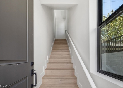 5061 1/2 Cartwright - Photo 1