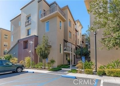 37 Waldorf - Photo 1