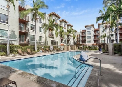 100 S Alameda Street - Photo 1