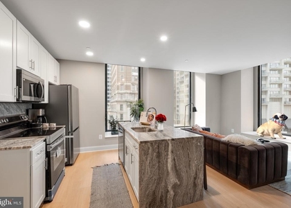 1601 Cherry Street - Photo 1