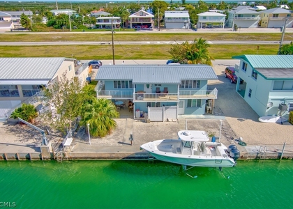 280 Airport Drive S - Photo 1