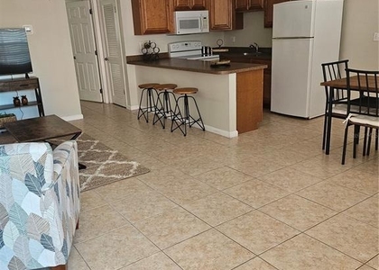 220 Park Boulevard N - Photo 1