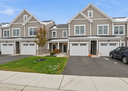 1195 Marina Parkway - Photo 1