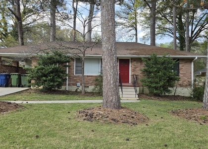136 Hillsdale Drive Se - Photo 1