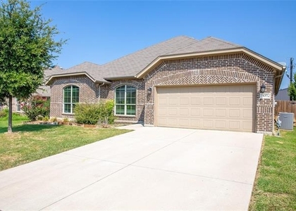 637 Peach Lane - Photo 1