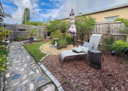902 Ne 34th Street - Photo 1