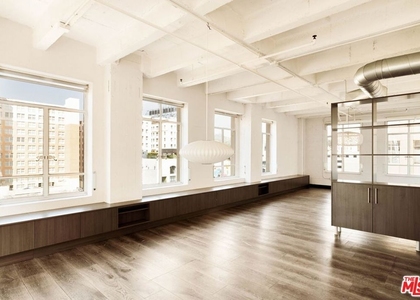 6253 Hollywood Boulevard - Photo 1