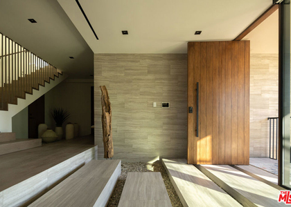 8777 W Hollywood Boulevard - Photo 1