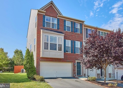 42649 Macauley Place - Photo 1