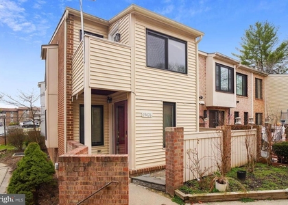 19426 Brassie Place - Photo 1