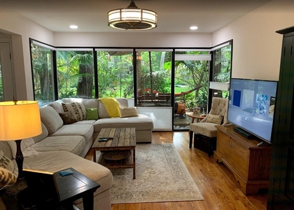 8211 Katy Freeway - Photo 1