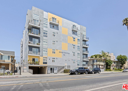 155 S Oxford Avenue - Photo 1