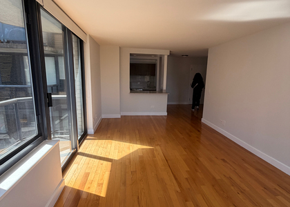 West 48th Street - Photo 1