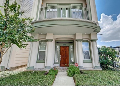 1215 Wentworth Street - Photo 1