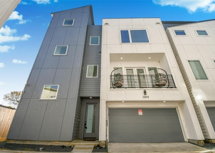 208 N York Street - Photo 1