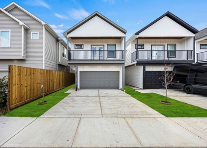 4512 Noble Street - Photo 1