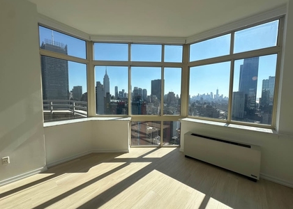 West 42nd Street - Photo 1