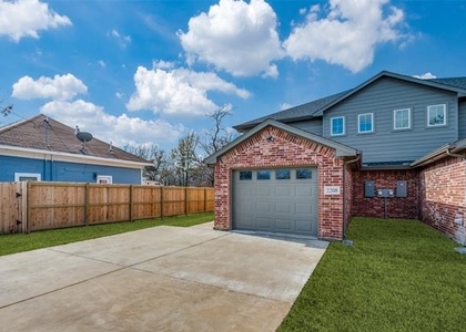 2208 N Hickory Street - Photo 1