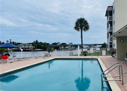 624 Snug Harbor Drive - Photo 1