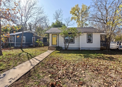 105 Riverside Dr - Photo 1