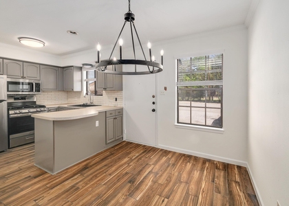 204 Northwest Dr - Photo 1