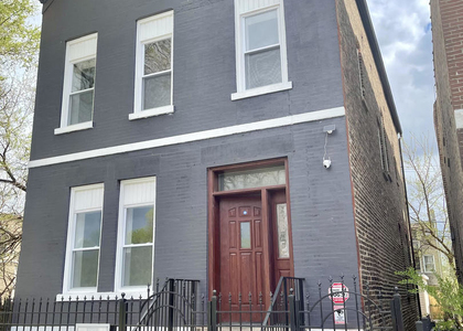 2713 W Gladys Avenue - Photo 1
