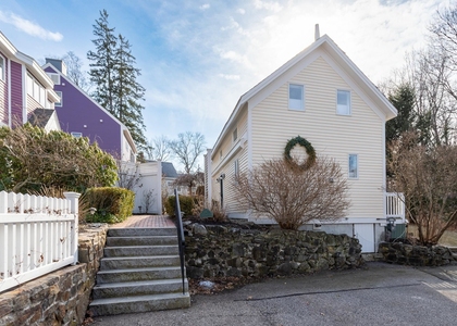 774 Middle - Photo 1