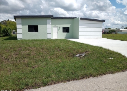 423 Canyon Drive S - Photo 1